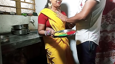 Desi XXX Bhabhi Fuck in clean Hindi voice by painting sexy bhabhi